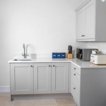 Apartman Detached 4 Bed, Off Street Parking, Views