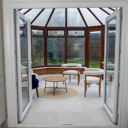 Apartman Detached 4 Bed, Off Street Parking, Views