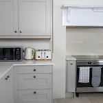 Detached 4 Bed, Off Street Parking, Views Apartman *