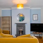 Detached 4 Bed, Off Street Parking, Views *