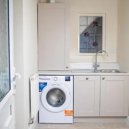 Appartement Detached 4 Bed, Off Street Parking, Views
