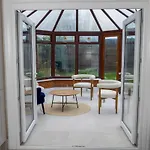 Apartment Detached 4 Bed, Off Street Parking, Views